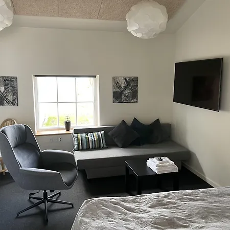Essenbaekgaard Bed & Breakfast *